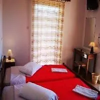 Leonidas & Otel 3*